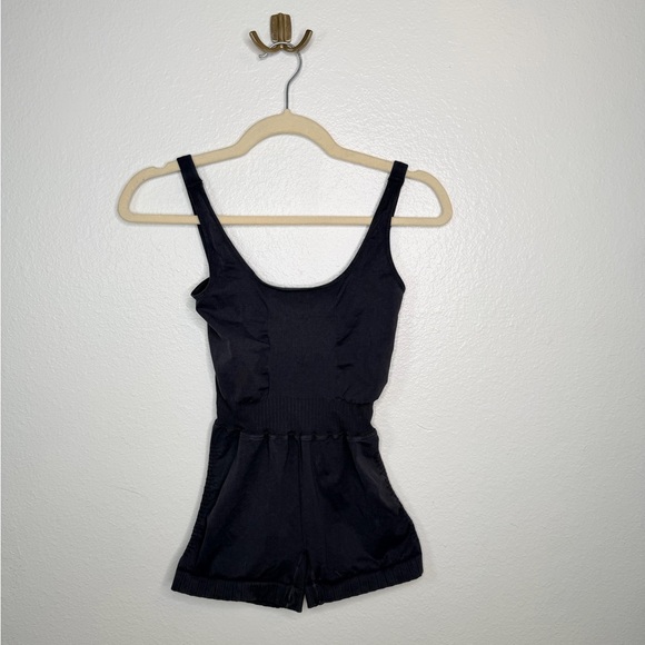 FREE PEOPLE RUNSIE XS/S - Picture 6 of 7